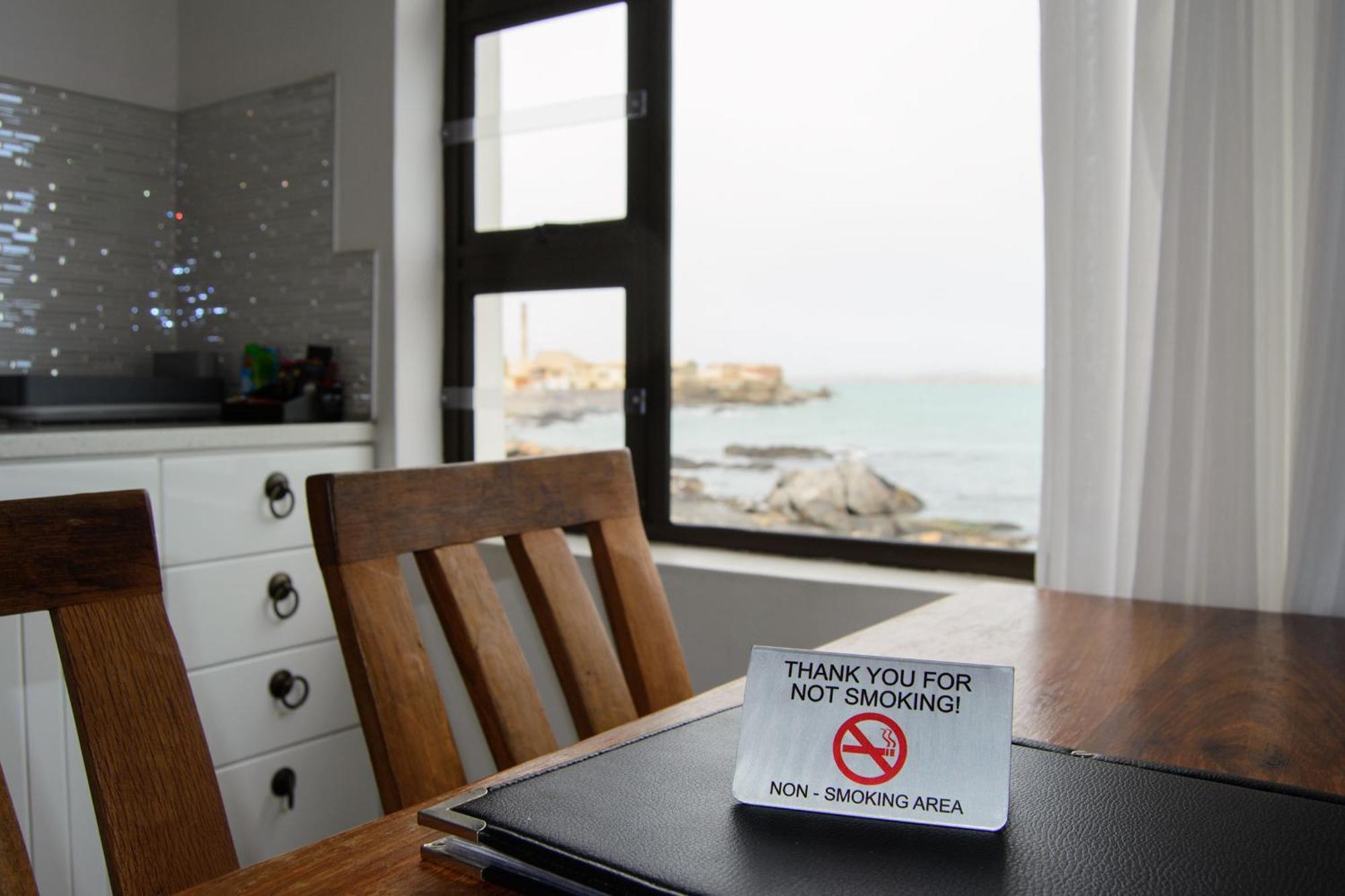 ホテル The Cormorant House Lüderitz エクステリア 写真